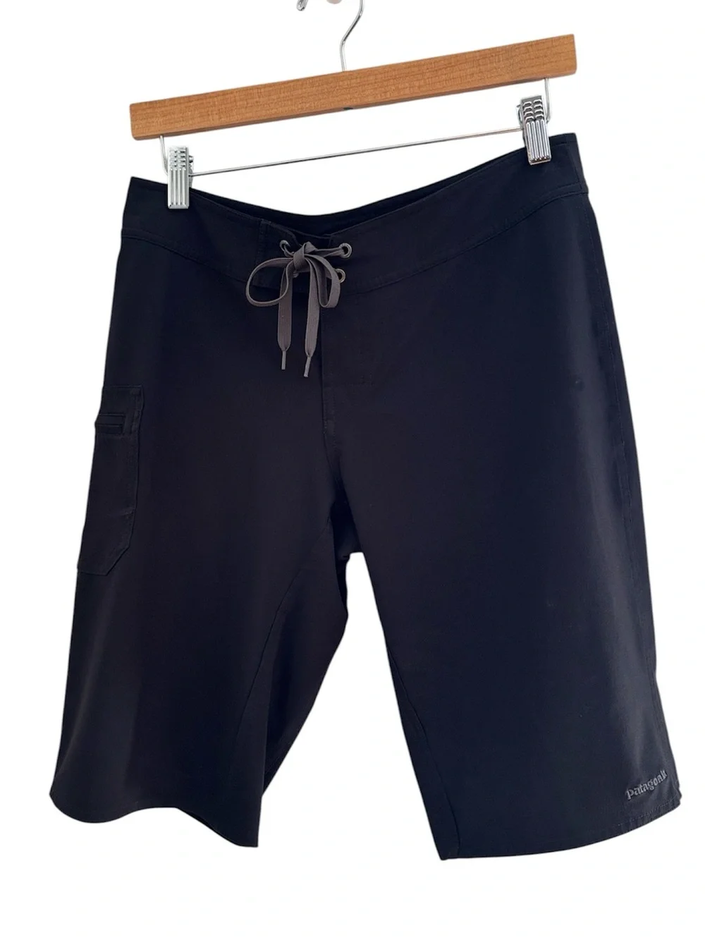 Patagonia Women’s Lightweight Black Long Athletic Shorts Size 8